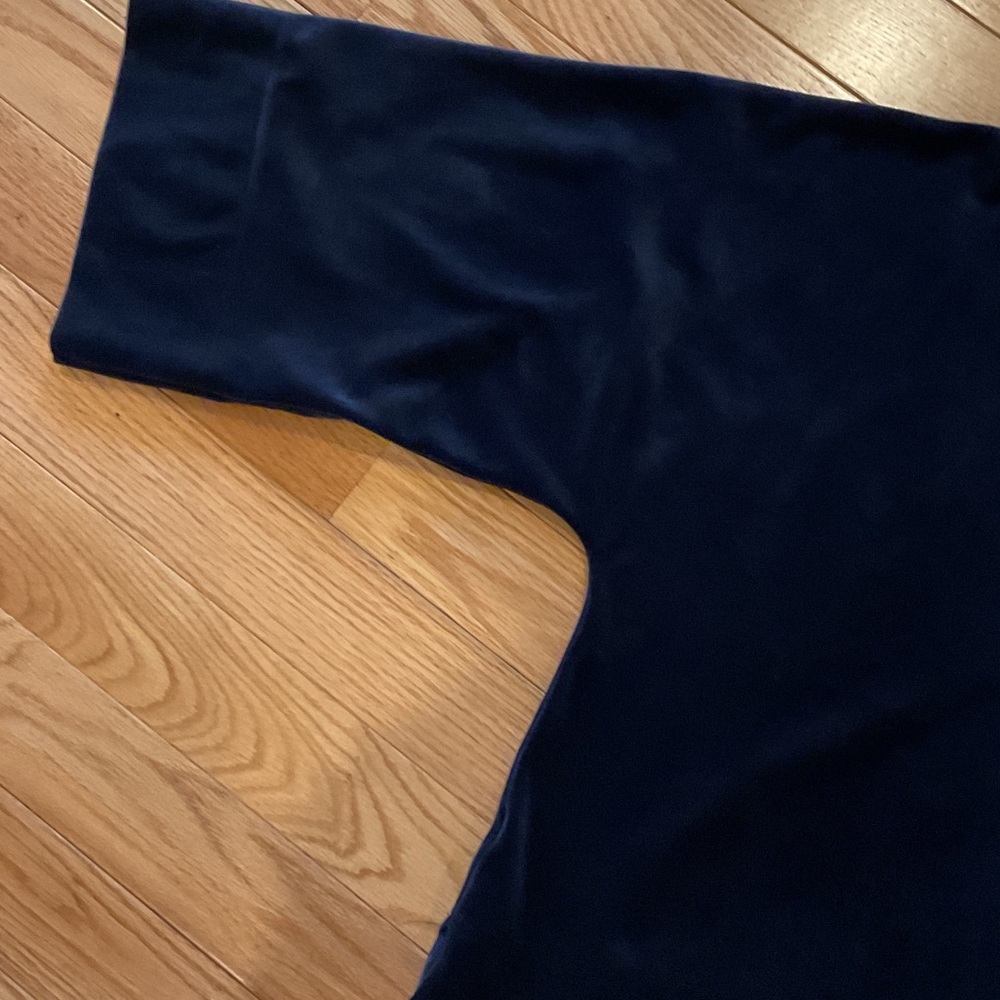DKNY Navy Blue Wide opening Velvet Long Sleeve Top navy NWOT - Picture 9 of 10